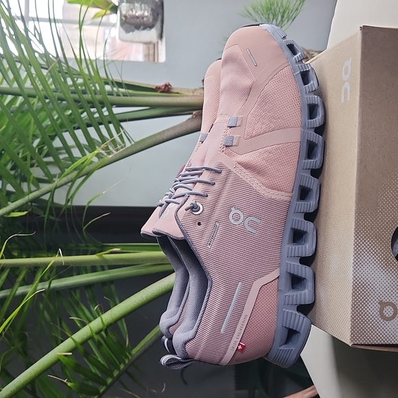 On Running Cloud 5 Waterproof Sneakers - Picture 10 of 15